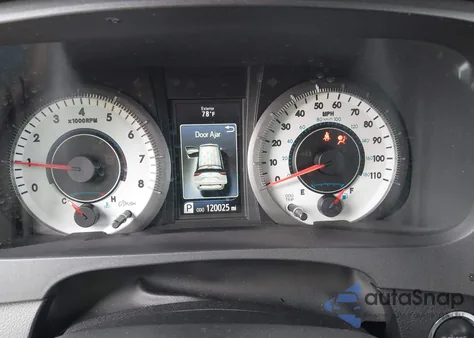 2015 Toyota Sienna Se 8 Passenger z USA, uszkodzony, nr VIN 5TDXK3DC2FS585328